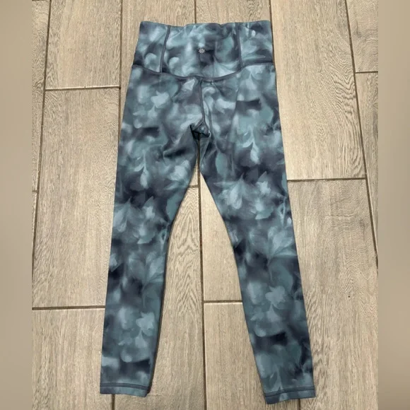 Athleta Elation Printed 7/8 Tight in Serene Riviera Blue, Size S - Picture 7 of 8